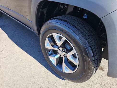 Used 2015 Jeep Cherokee Trailhawk image 23