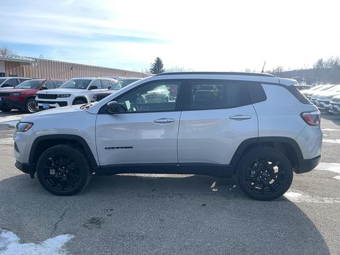 New 2026 Jeep Compass Latitude image 8