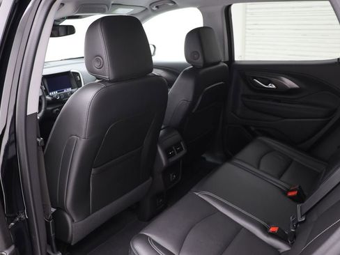 Used 2024 GMC Terrain SLT image 11