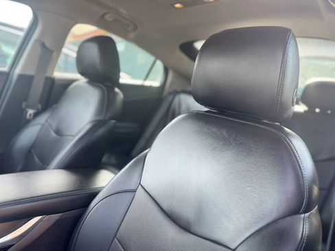 Used 2018 Chevrolet Volt Premier w/ Driver Confidence Package image 8