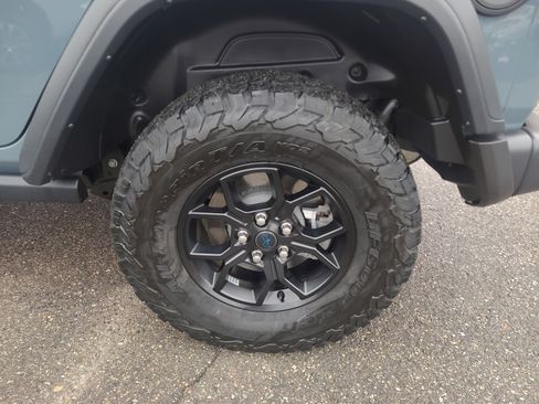 Used 2024 Jeep Wrangler Unlimited image 11