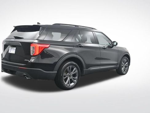 Certified 2023 Ford Explorer XLT w/ Equipment Group 202A AWD/4WD image 6