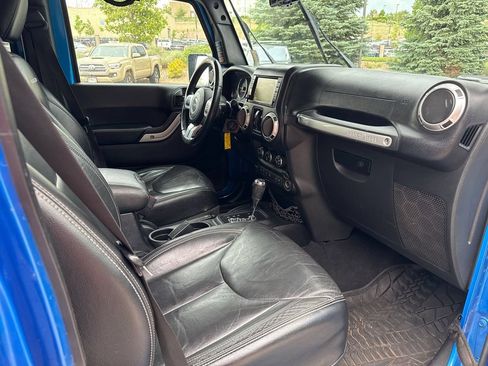 Used 2016 Jeep Wrangler Unlimited Rubicon AWD/4WD image 17
