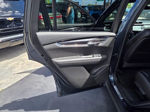 Used 2020 Cadillac XT6 Premium Luxury AWD/4WD image 24