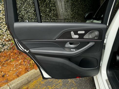 Used 2023 Mercedes-Benz GLS 450 4MATIC image 17