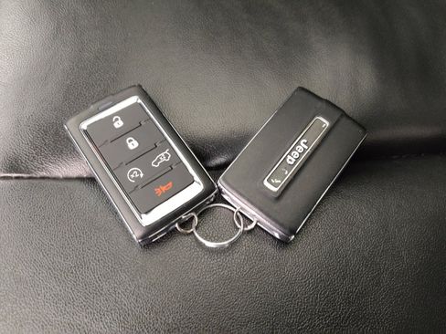 Used 2022 Jeep Grand Cherokee Limited 4xe image 32