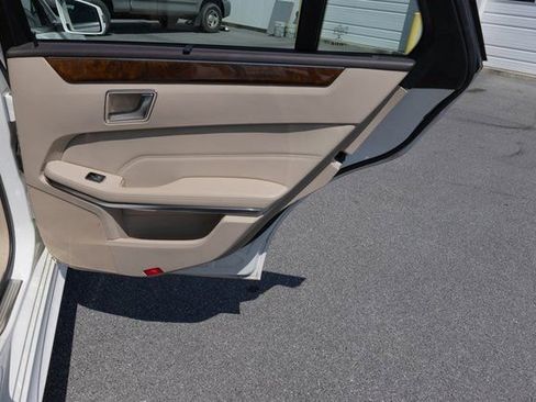 Used 2016 Mercedes-Benz E 350 4MATIC Wagon image 18