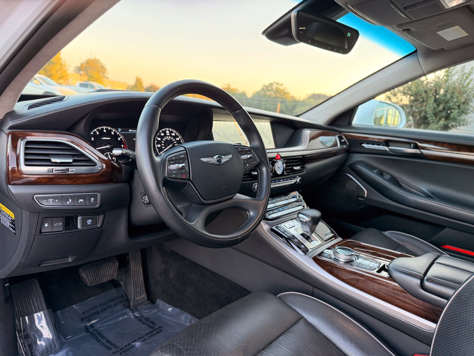 Used 2017 Genesis G90 3.3T Premium RWD image 22