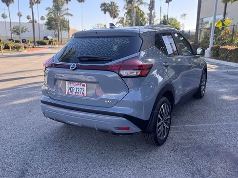 Certified 2021 Nissan Kicks SV FWD image 8