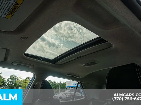 Used 2024 Hyundai Venue SEL FWD image 36
