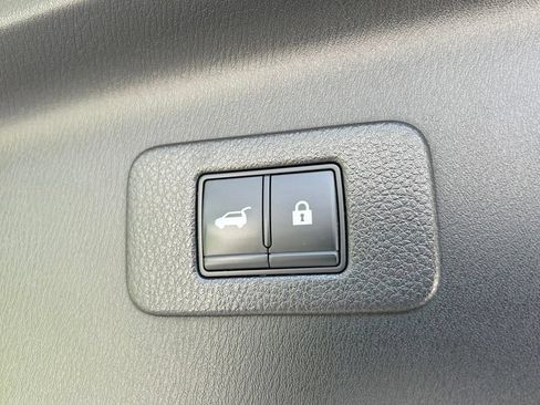 Used 2022 Nissan Armada SL AWD/4WD image 46