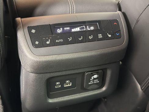 Used 2025 Nissan Pathfinder Platinum w/ Cargo Package image 22