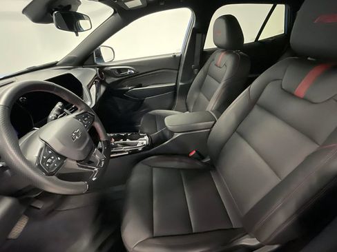 Used 2024 Chevrolet Trax RS FWD image 3