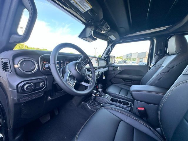 New 2025 Jeep Wrangler Unlimited Sahara AWD/4WD image 11