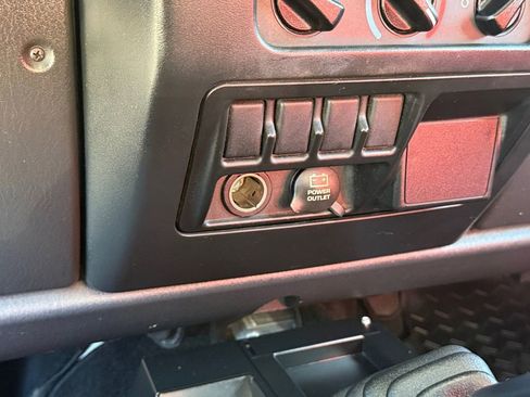 Used 2003 Jeep Wrangler X image 22