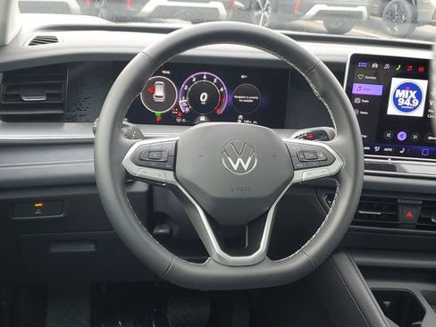 New 2026 Volkswagen Tiguan SE image 12
