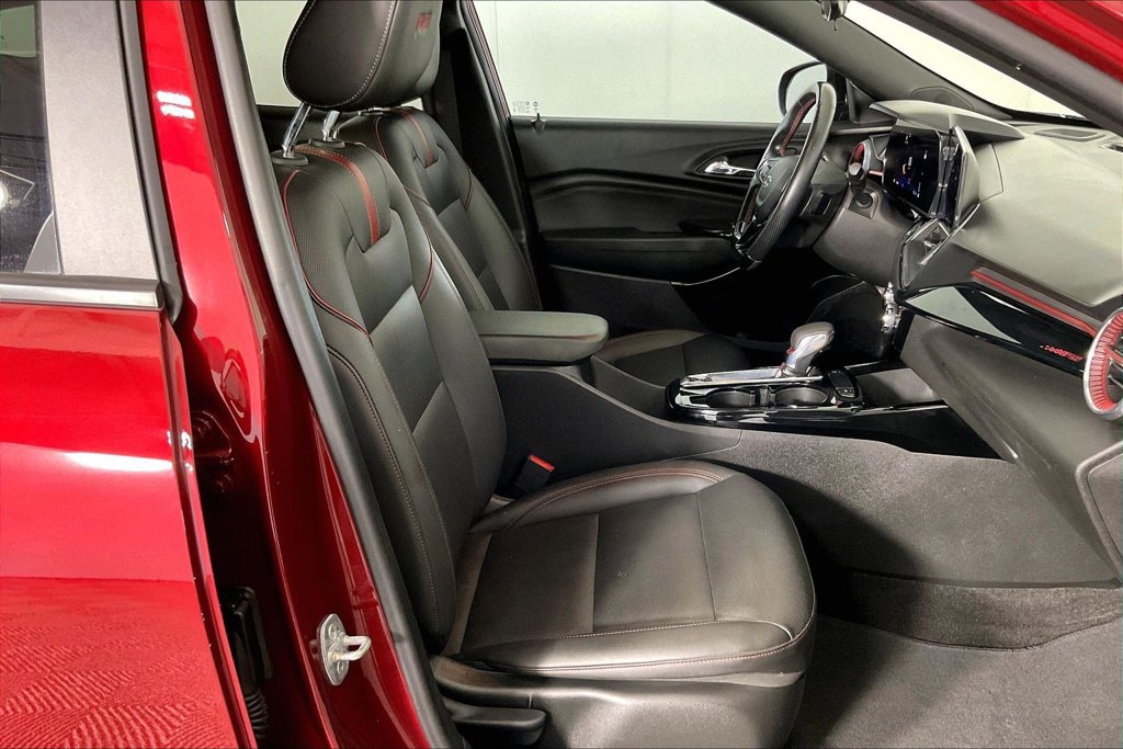Used 2024 Chevrolet Trax RS FWD image 9