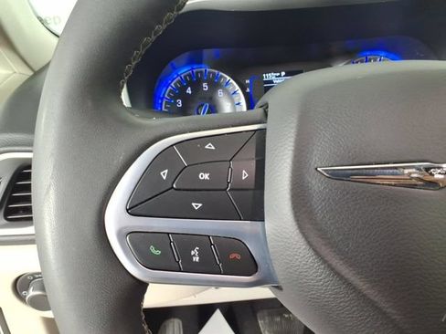 Used 2023 Chrysler Voyager LX FWD image 15