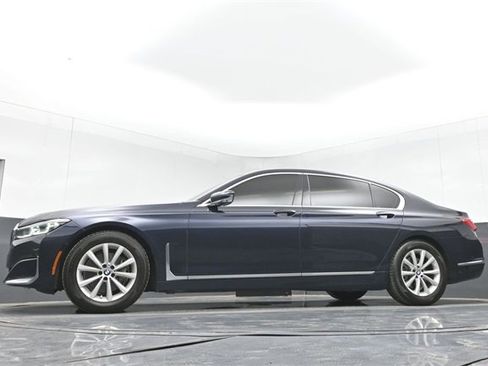 Used 2020 BMW 740i xDrive 740i xDrive w/ Cold Weather Package image 53