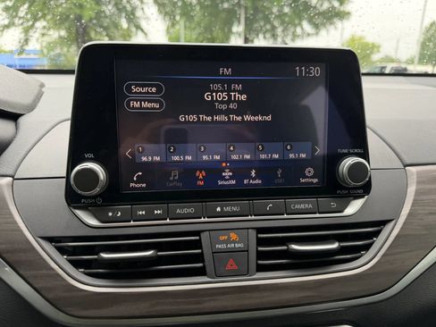 Used 2025 Nissan Altima 2.5 SV FWD image 26