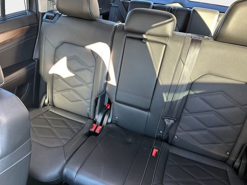 Used 2024 Volkswagen Atlas SE image 9