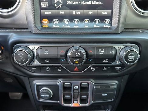 Used 2020 Jeep Gladiator Overland image 21