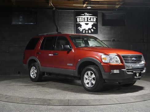 Used 2006 Ford Explorer XLT image 8