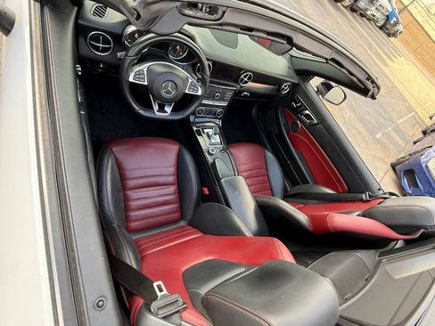 Used 2018 Mercedes-Benz SLC 300 w/ Premium 1 Package image 36