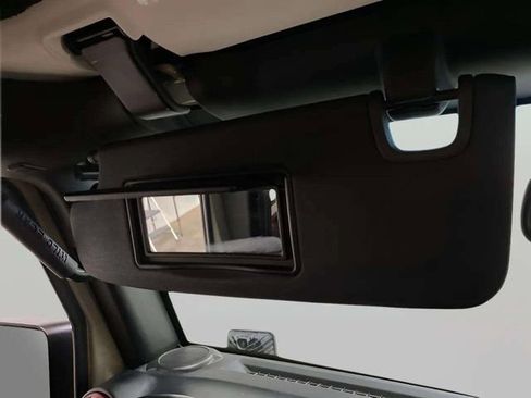 Used 2018 Jeep Wrangler Unlimited Sport S image 10