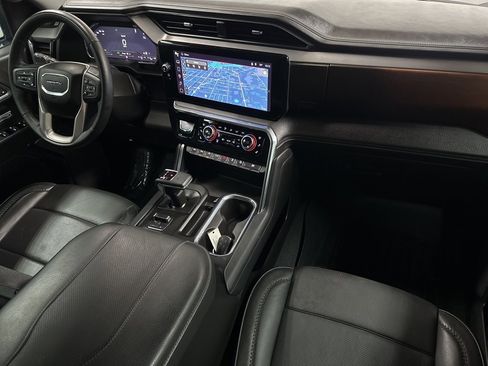 Used 2024 GMC Sierra 1500 Denali w/ Denali Carbonpro Edition image 12