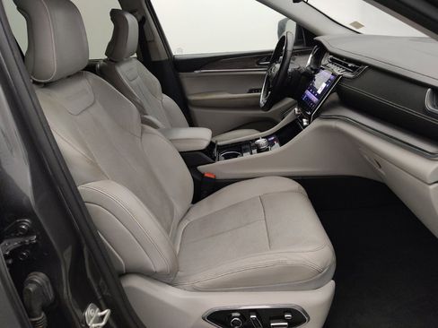 Used 2021 Jeep Grand Cherokee L Overland w/ Luxury Tech Group IV image 21