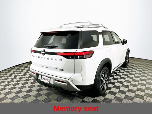 Certified 2025 Nissan Pathfinder Platinum AWD/4WD image 11