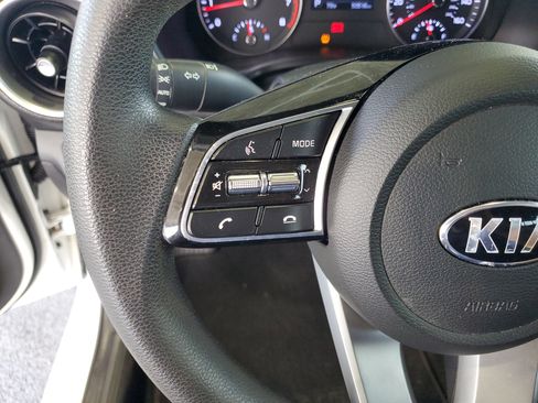 Used 2020 Kia Forte LXS FWD image 23