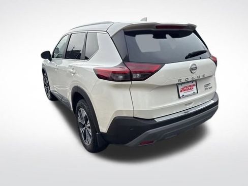 Used 2023 Nissan Rogue SV w/ SV Premium B Package image 3