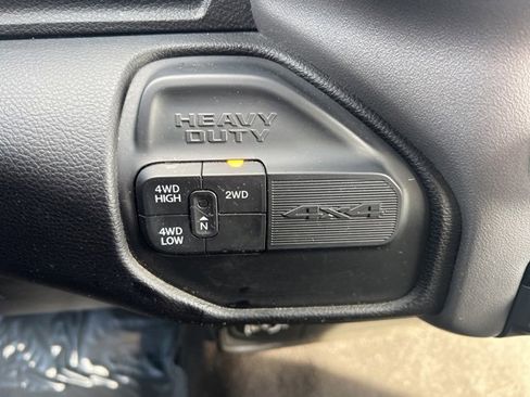 Used 2024 RAM 3500 Big Horn image 31