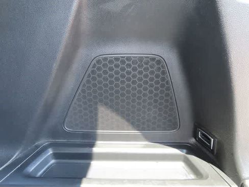Used 2023 Honda Pilot EX-L image 12