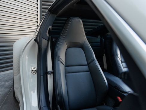 Certified 2025 Porsche 911 Carrera RWD image 35