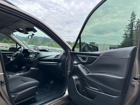 Certified 2022 Subaru Forester Premium AWD/4WD image 15