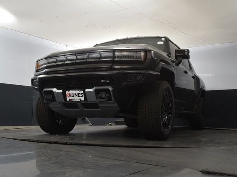 New 2025 GMC Hummer EV 2X w/ LPO, Dark Essentials Package image 50