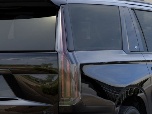 New 2026 Cadillac Escalade ESV Platinum Sport w/ LPO, ONYX Package AWD/4WD image 35