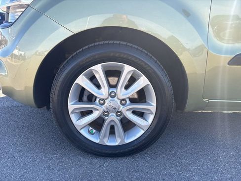 Used 2012 Kia Soul + image 26