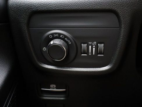 New 2025 Jeep Grand Cherokee L Altitude image 33