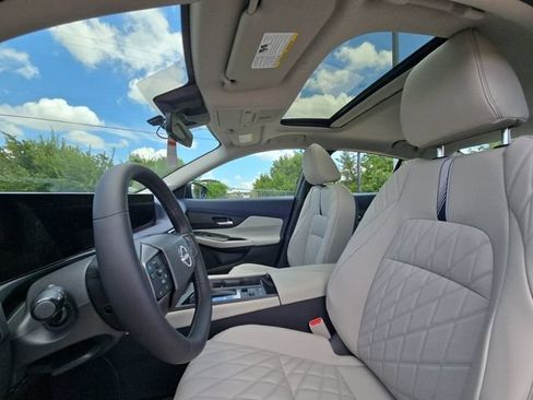 New 2026 Nissan Sentra SL FWD image 7