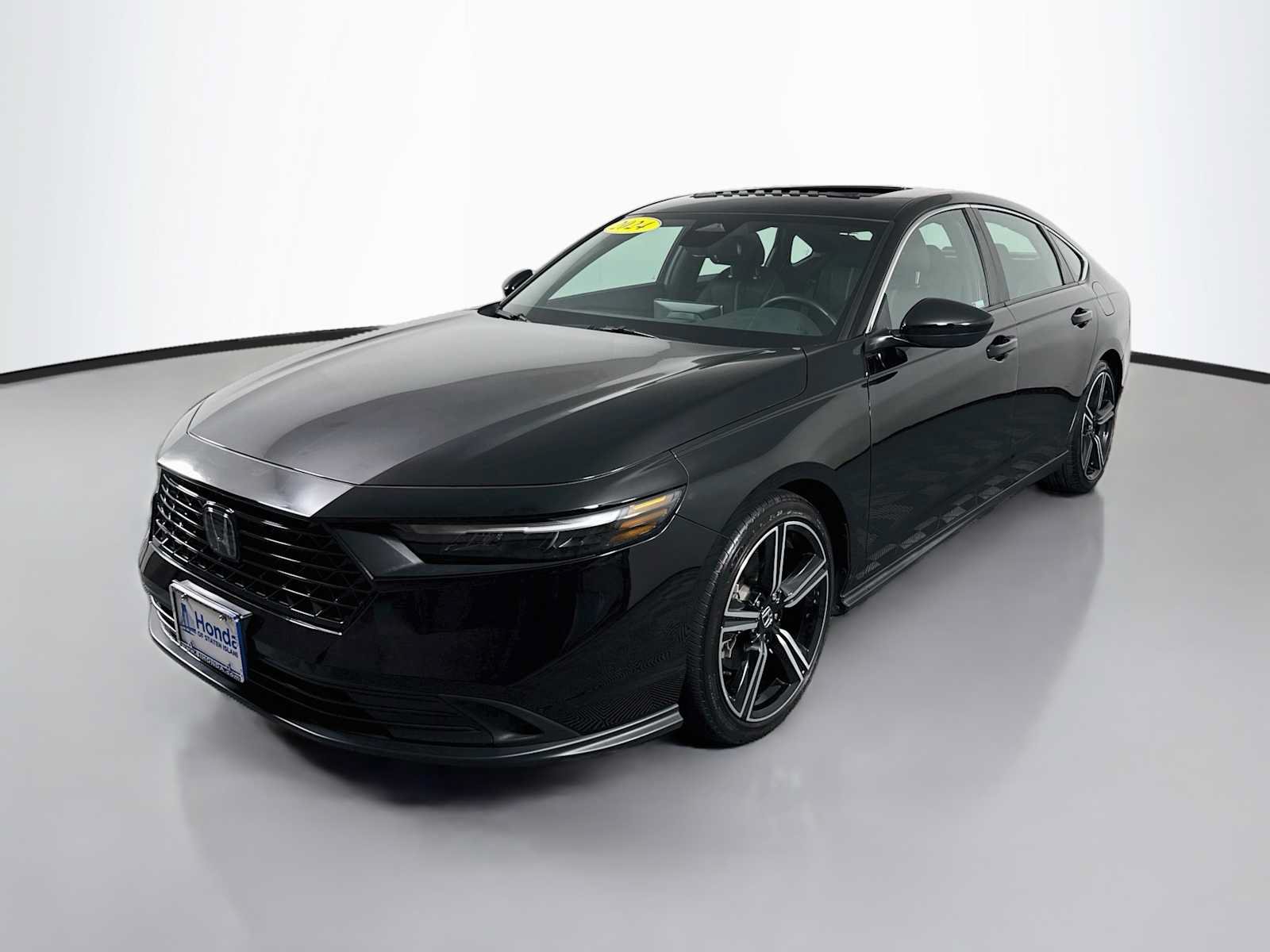 Used 2024 Honda Accord Sport image 3