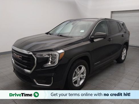 Used 2024 GMC Terrain SLE w/ LPO, Floor Liner Package image 1