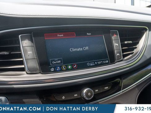 Used 2023 Buick Enclave Essence AWD/4WD image 7