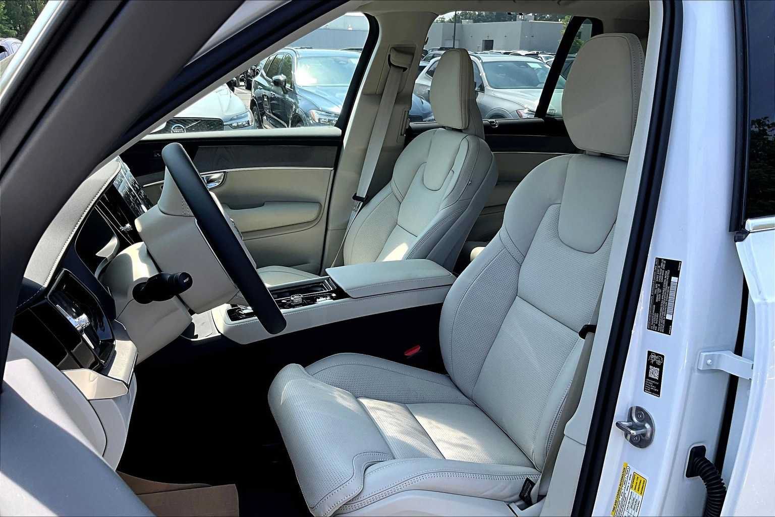 New 2026 Volvo XC90 B6 Ultra w/ Protection Package AWD/4WD image 13