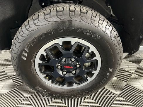 Used 2025 Toyota Tacoma TRD Off-Road image 12