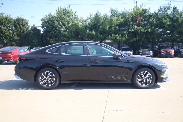 New 2026 Hyundai Sonata Blue FWD image 5