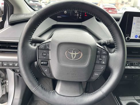 Used 2023 Toyota Prius XLE AWD/4WD image 11